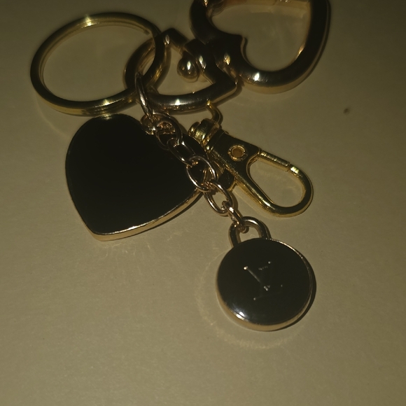 Gold and Black Heart Keychain With LV Charm - Picture 2 of 5